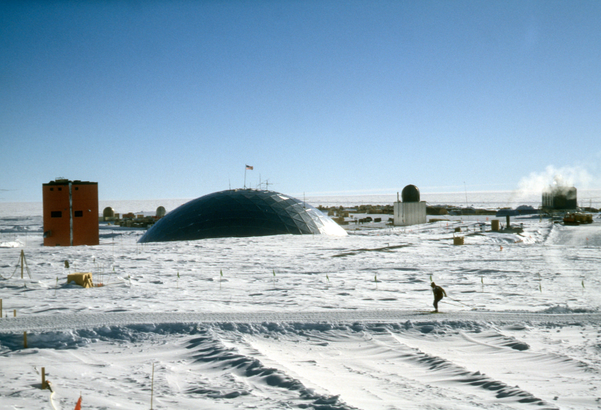 Cross Country skiing at the South Pole